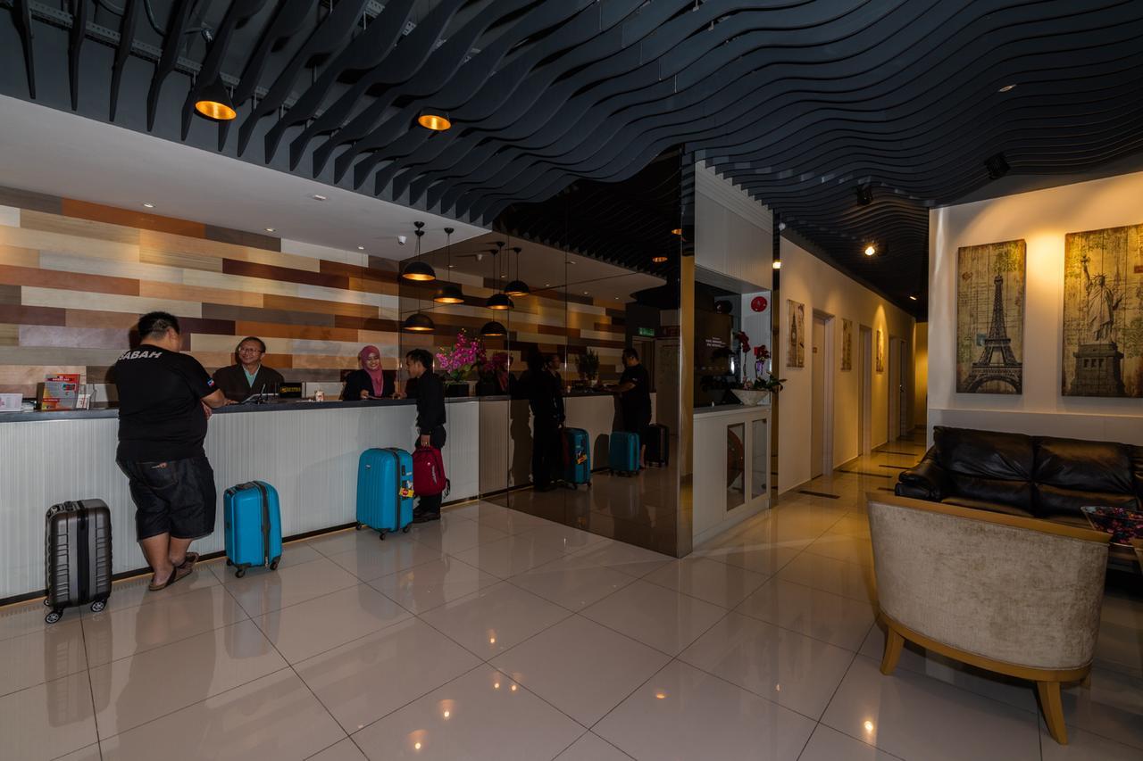 Отель Uptown Subang Airport Шах-Алам Экстерьер фото