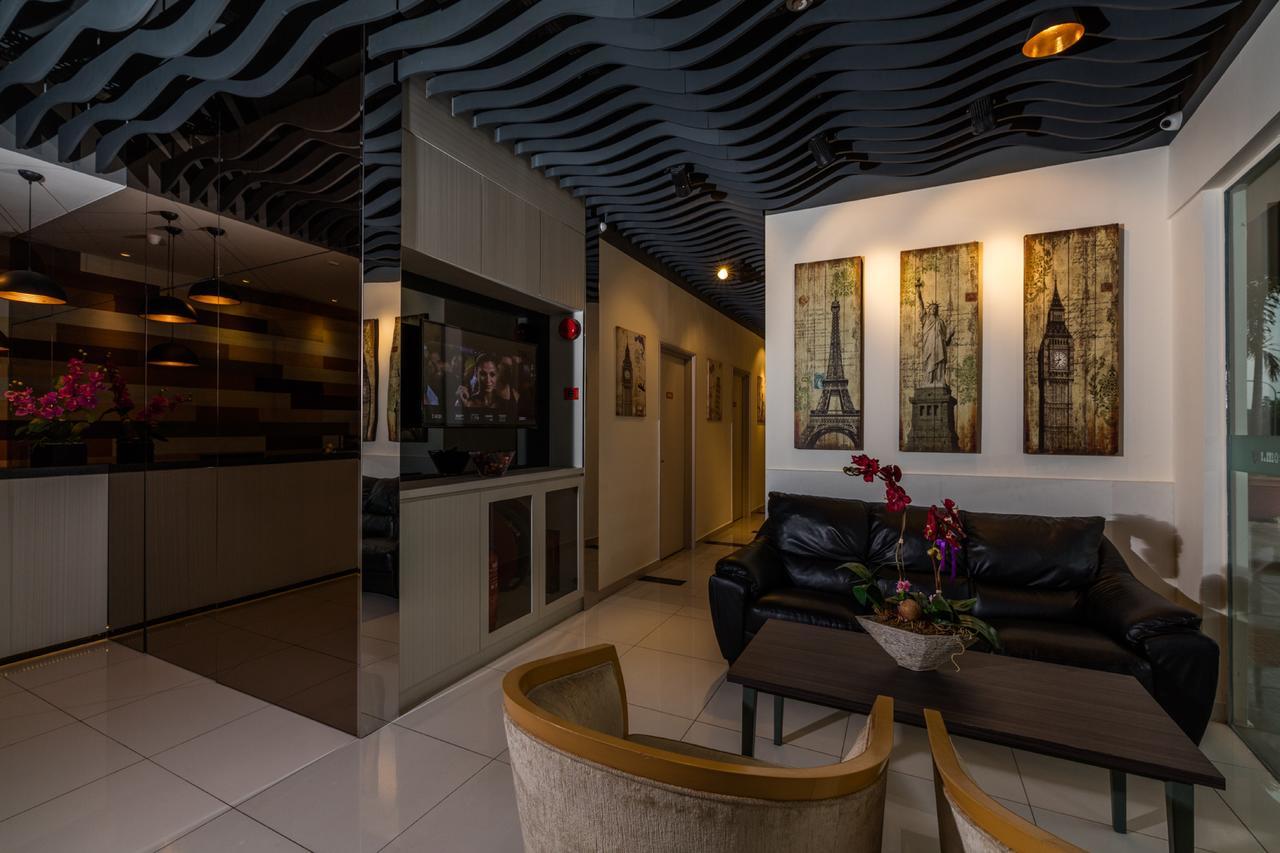 Отель Uptown Subang Airport Шах-Алам Экстерьер фото